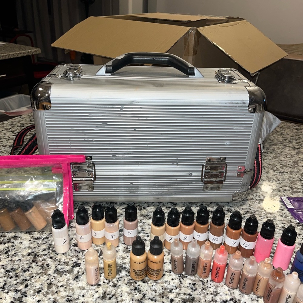 Pro Makeup Temptu Airbrush Kit